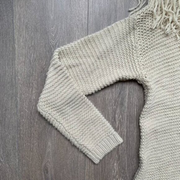 Forever 21 Women’s Chunky Knit Sweater Pullover beige Fringe detail Size Medium - Picture 10 of 16